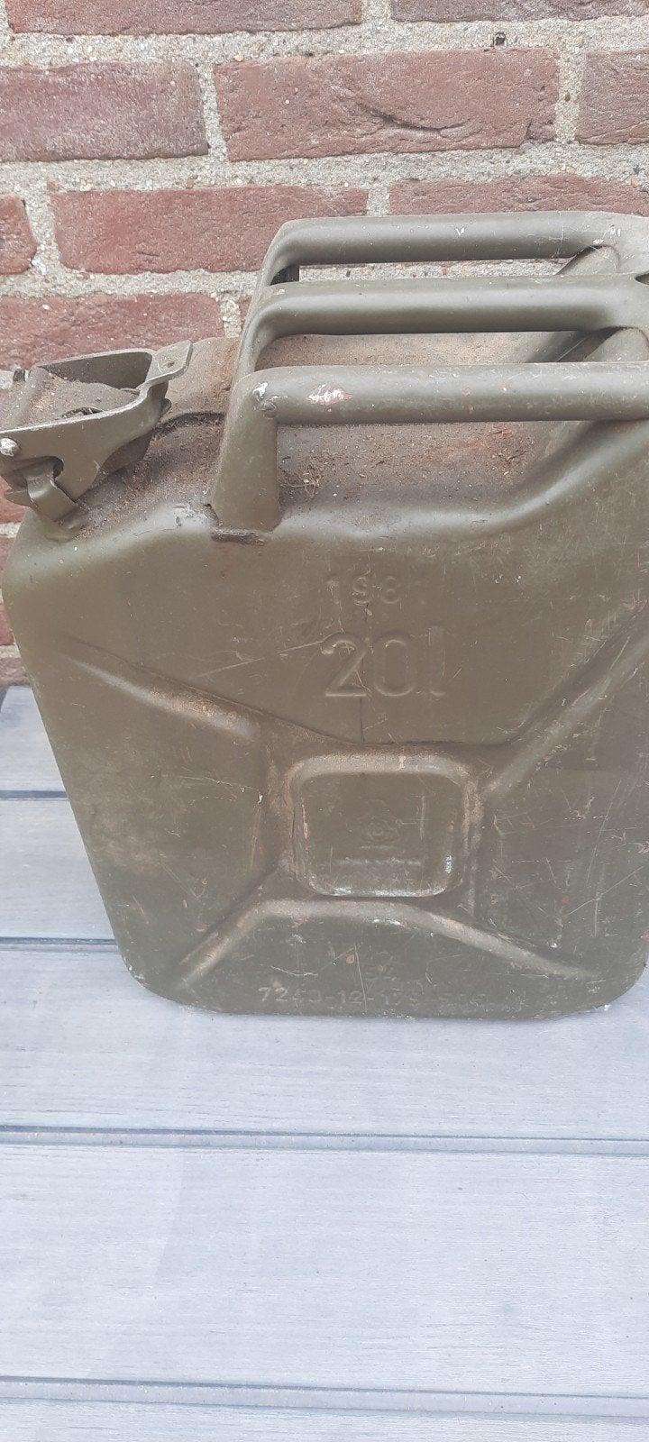 Vintage militaire jerrycan 20L - Legergroen, Verzamelen, Militaria | Algemeen, Ophalen of Verzenden