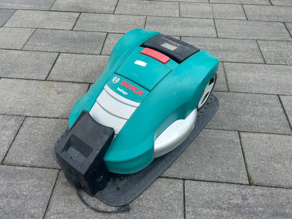 Bosch Indego robotmaaier, Ophalen of Verzenden, Zo goed als nieuw, Minder dan 20 cm