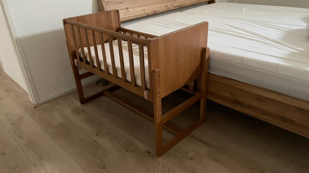Co-sleeper / aanschuifbed Petit Amelie walnoot, incl matras, Ophalen, Gebruikt, Wieg