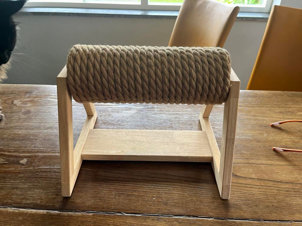 Designed by Lotte krabmeubel, Dieren en Toebehoren, Krabmeubelen, Ophalen of Verzenden, Zo goed als nieuw, Krabpaal