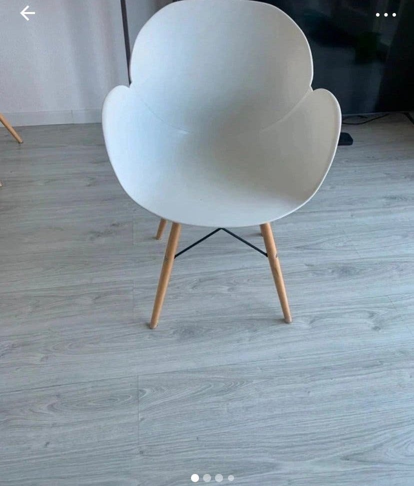 Zes Witte design stoel met houten poten, Wit, Ophalen of Verzenden, Zo goed als nieuw, Eén