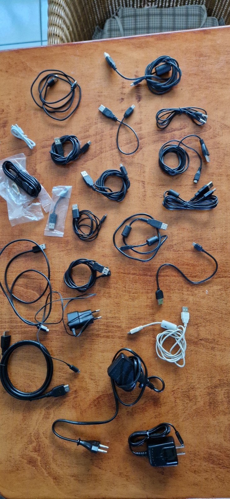 Diverse kabels en opladers - USB, HDMI, stroomadapters, Ophalen of Verzenden, Zo goed als nieuw