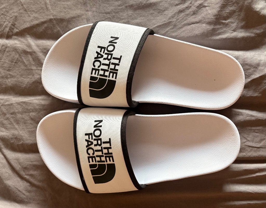 The north face slippers 37-38, Slippers, Wit, Nieuw, Ophalen of Verzenden