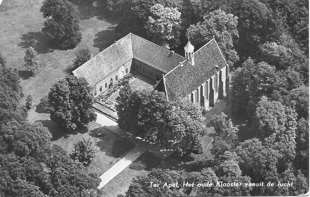 Oude Klooster Ter Apel vanuit de lucht - Ansichtkaart, Verzamelen, Ophalen of Verzenden, 1940 tot 1960, Gelopen, Groningen