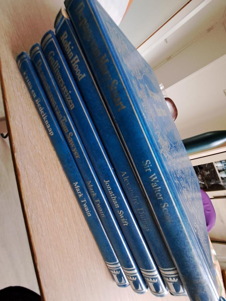 5 boeken uit serie WERELDBEROEMDE JEUGDBOEKEN, Boeken, Ophalen of Verzenden, Gelezen