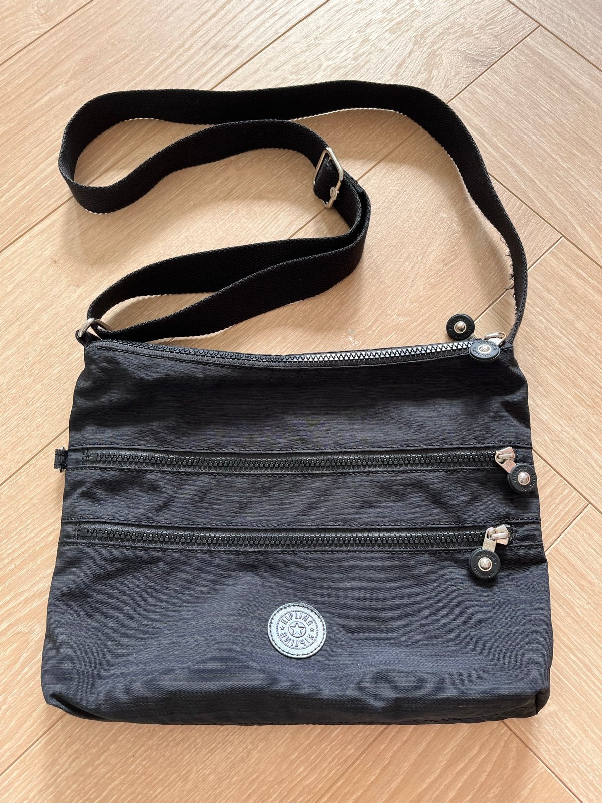 Kipling Alvar M Crossbody Schoudertas Zwart, Ophalen, Gebruikt, Zwart, Schoudertasje
