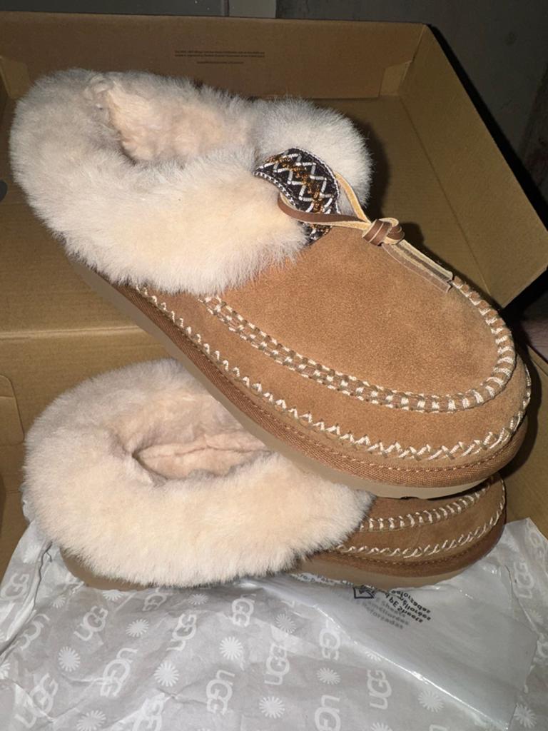 UGG Tasman Alpine NEW, Ophalen, Zo goed als nieuw, Pantoffels of Sloffen
