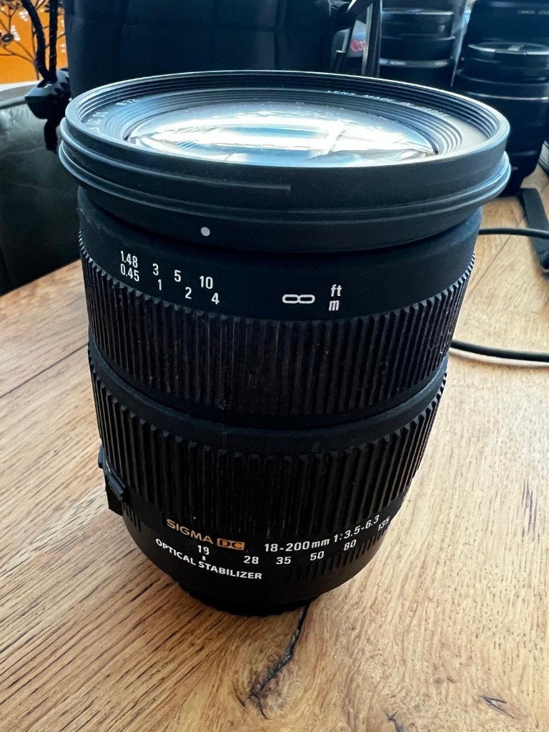 Sigma DC 18-200mm 1:3.5-6.3 OS lens met zonnekap, Gebruikt, Sigma, 18 mm, Ophalen of Verzenden