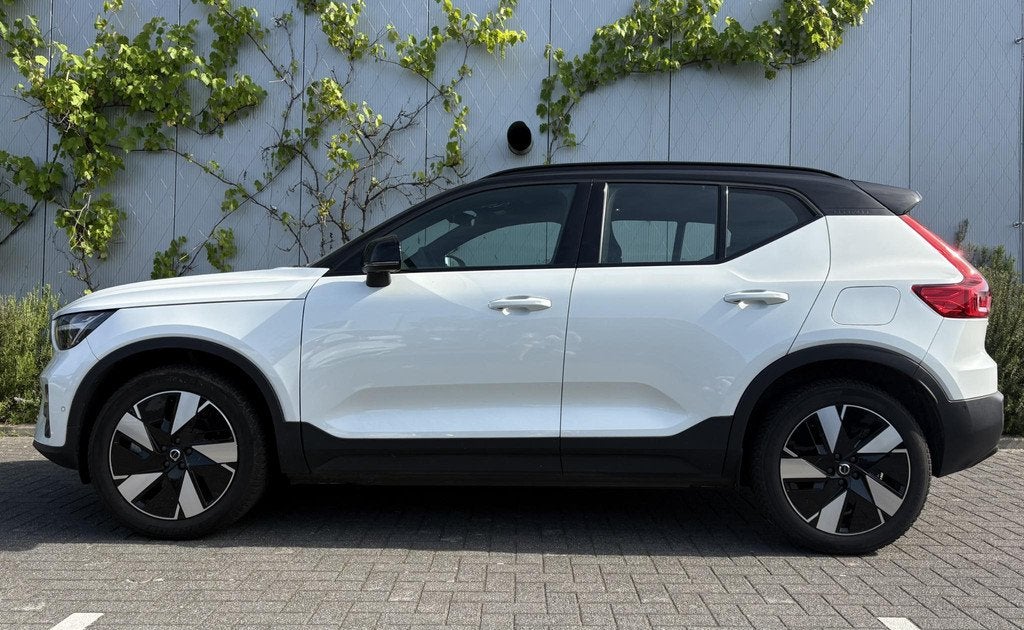 Volvo XC40 Single Motor Extended Range Ultimate 82 kWh | Sch, Auto's, Volvo, Achterwielaandrijving, 82 kWh, Leder en Stof, Wit