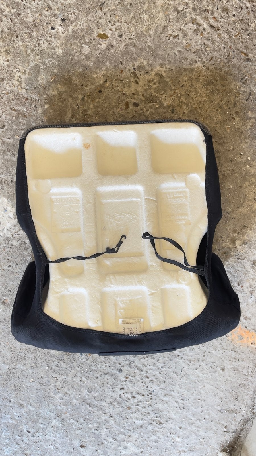Zwart kinderzitje voor in de auto, Kinderen en Baby's, Autostoeltjes, 15 t/m 36 kg, Ophalen, Overige merken, Gebruikt