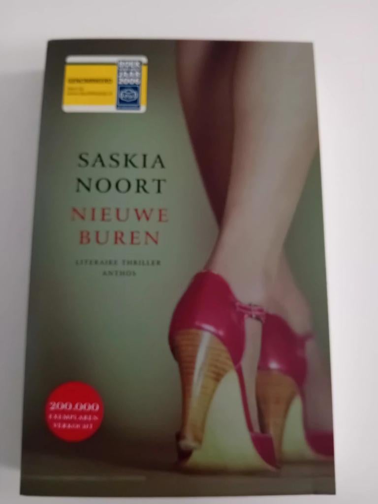 Nieuwe buren  - Saskia Noort, Ophalen of Verzenden, Zo goed als nieuw