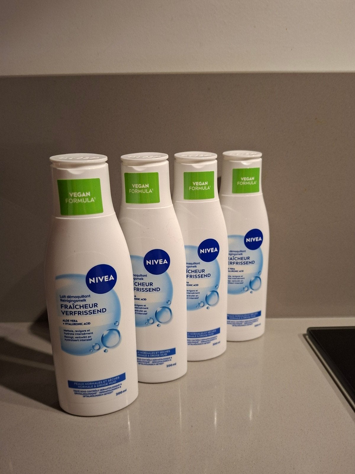 nivea reinigingsmelk 4x, Ophalen of Verzenden, Nieuw, Gehele gezicht, Reiniging