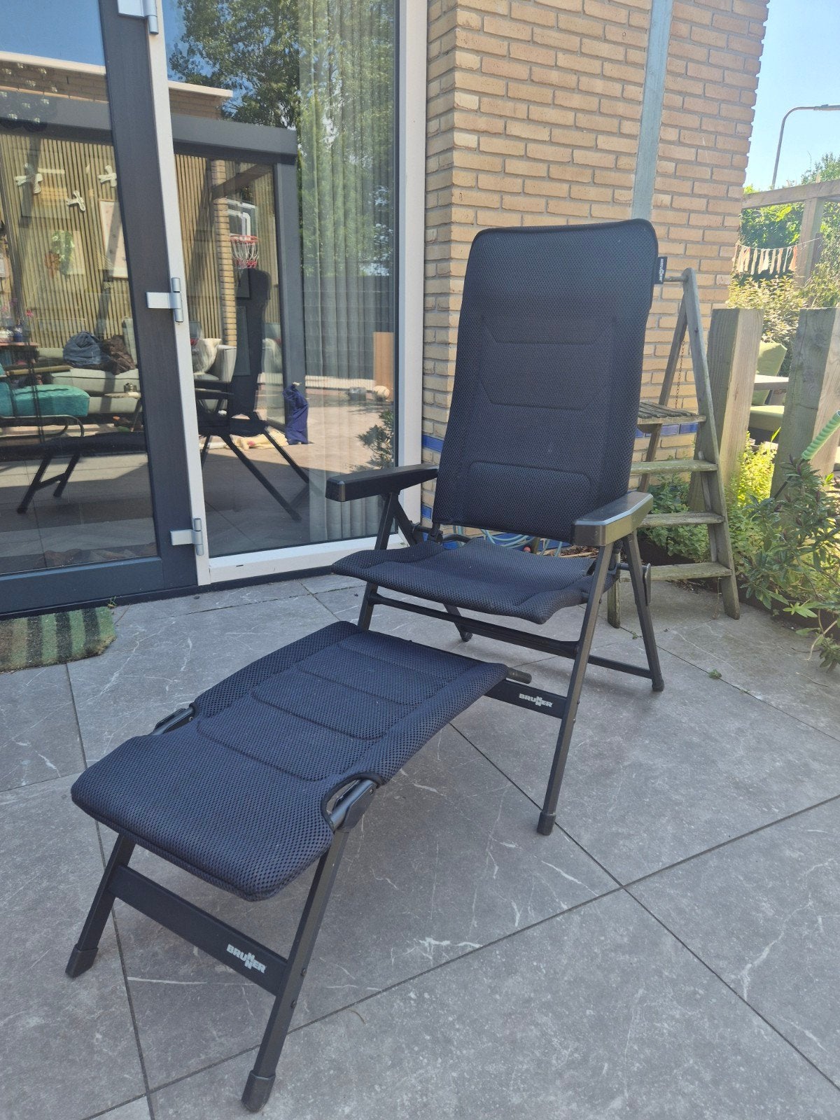Brunner Rebel Pro XL Campingstoel met voetenbank (defect), Ophalen, Zo goed als nieuw, Campingstoel