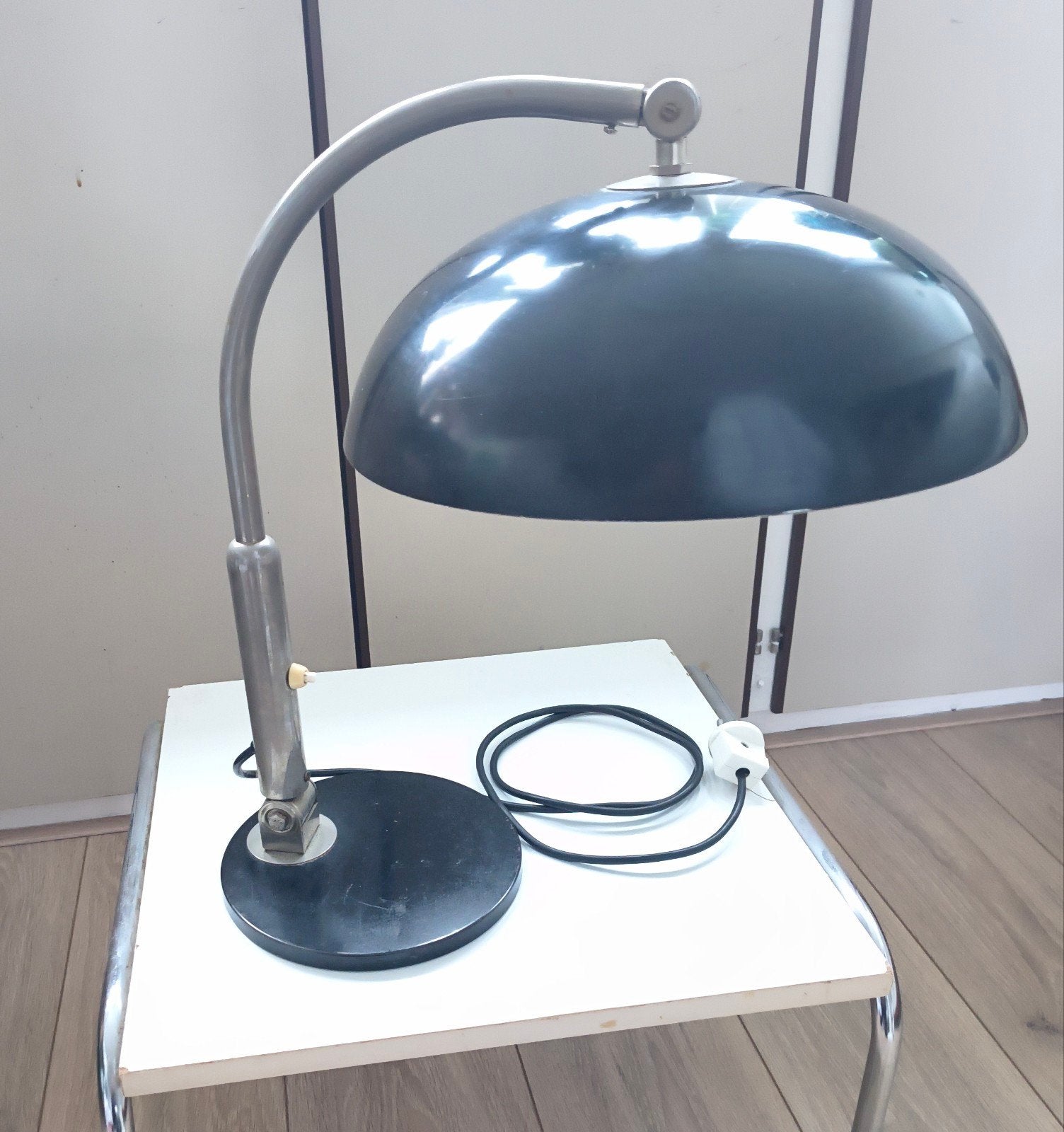 Bureaulamp - Hala Zeist - H. Th. Busquet - bauhaus-P144, Ophalen