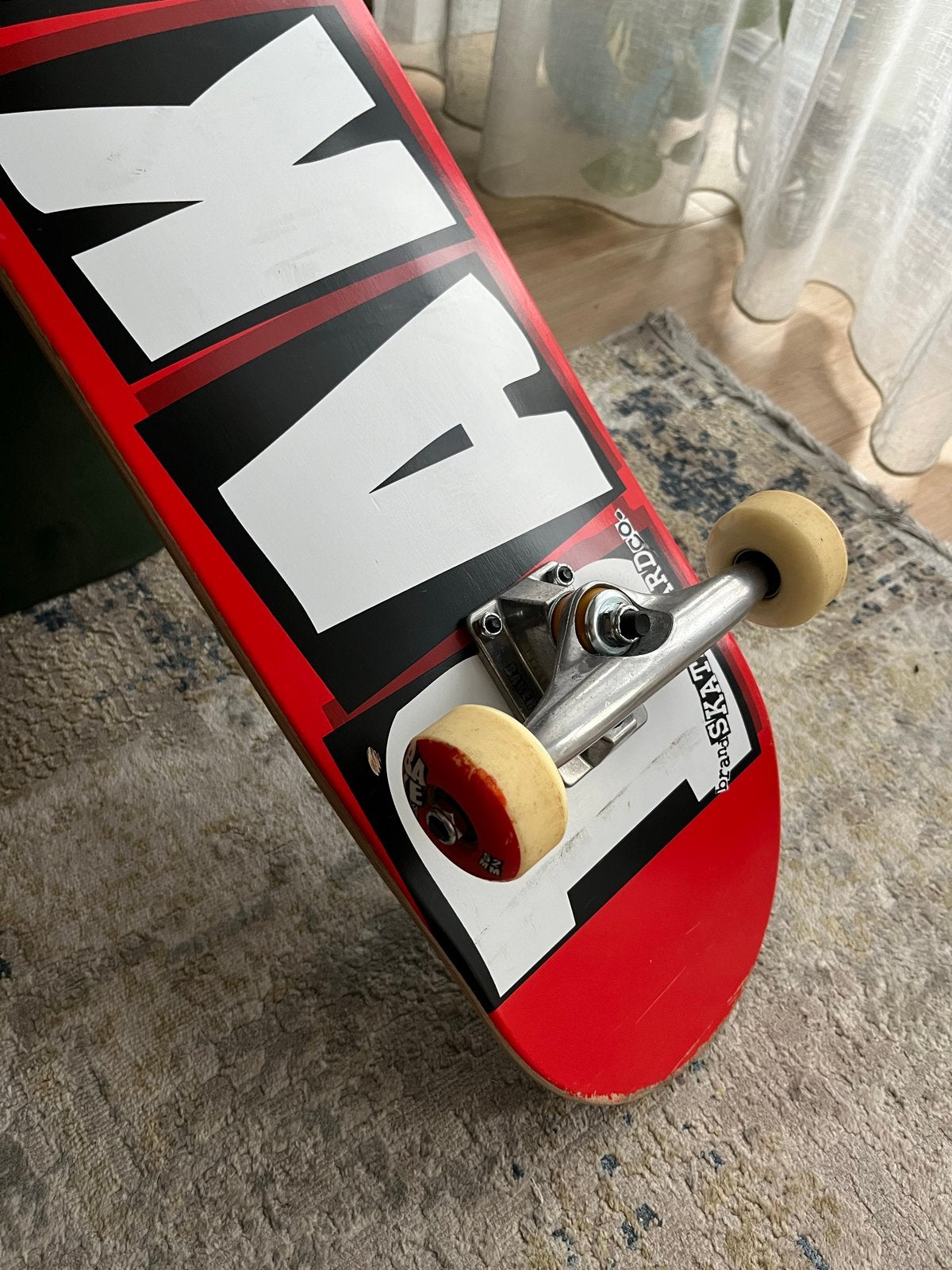 Foto 2 van Baker Skateboard - Zo goed als nieuw
