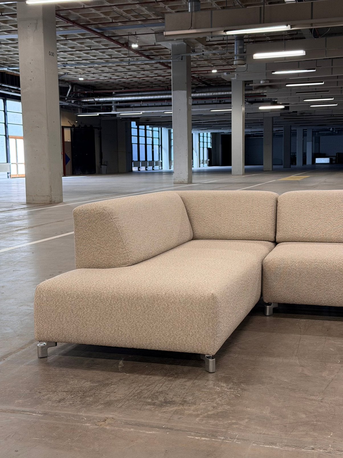 Leolux Faya Lobi Hoekbank | Sand | NIEUWSTAAT + Garantie, 250 tot 300 cm, Overige materialen, Hoekbank, Ophalen of Verzenden