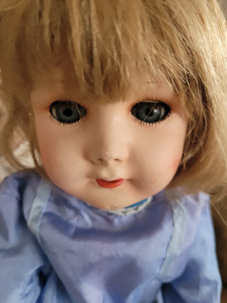 Oude gelede pop, Verzamelen, Poppen, Heikant 21 Kaatsheuvel, Belle Vieille Brocante, Ophalen of Verzenden, Zo goed als nieuw