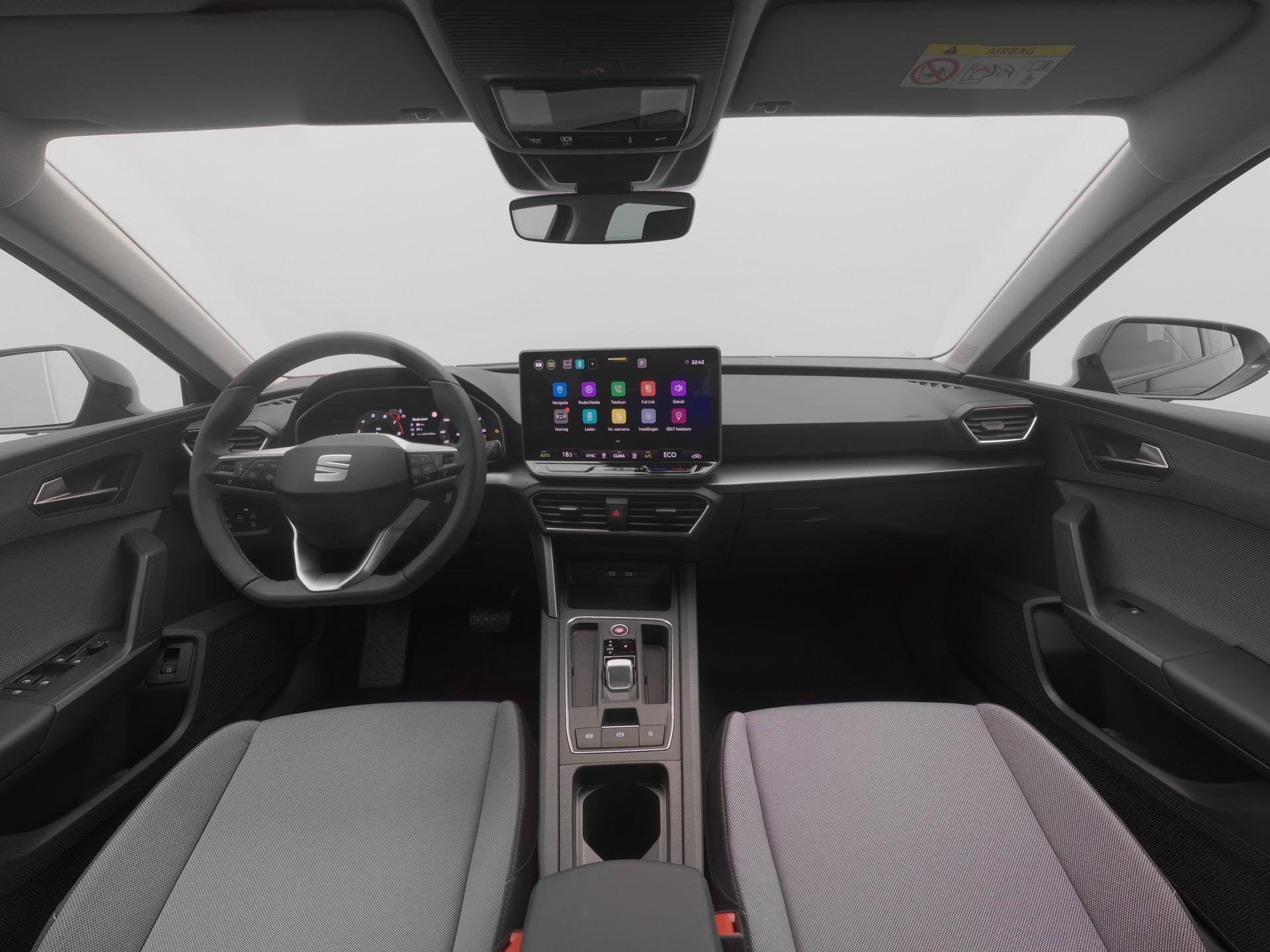 SEAT Leon Sportstourer Style Business Intense 1.5 TSI eHybri, Auto's, Stof, 4 cilinders, Zwart, Origineel Nederlands