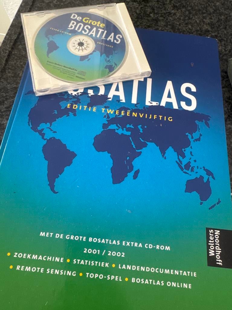 De Grote Bosatlas 52e editie met extra CD-ROM 2001/2002, Ophalen of Verzenden, Gelezen, Bosatlas
