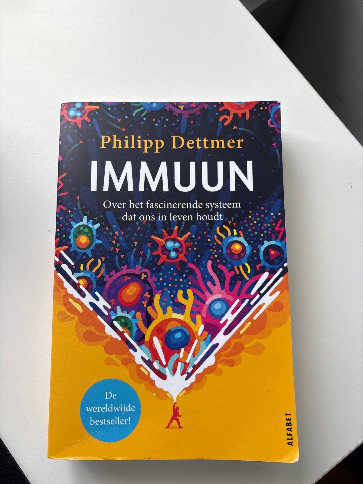 IMMUUN: Over het fascinerende systeem dat ons in leven houdt, Ophalen of Verzenden, Zo goed als nieuw, Gezondheid en Conditie