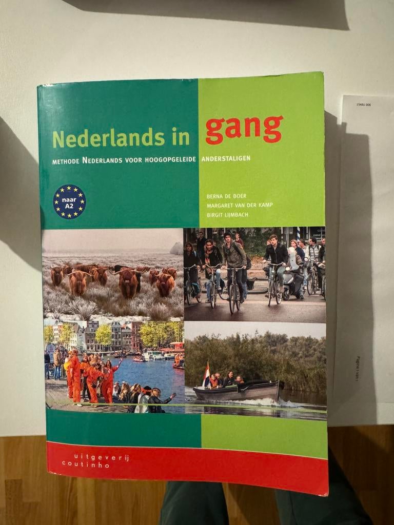 Nederlands in Gang, Boeken, Ophalen of Verzenden, Gelezen, Van Dale, Nederlands