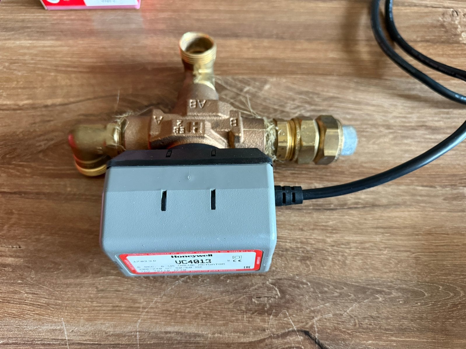Honeywell VC4013 elektrische klepmotor/actuator, 3-wegklep, Doe-het-zelf en Verbouw, Gebruikt, Minder dan 30 cm, Cv-ketel of Combi-ketel