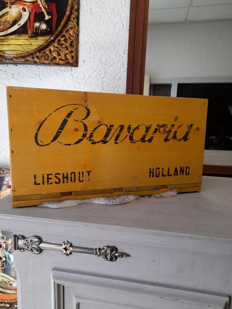 Dit is een vintage houten bierkrat van het merk Bavaria, Ophalen of Verzenden, Zo goed als nieuw, Glas of Glazen