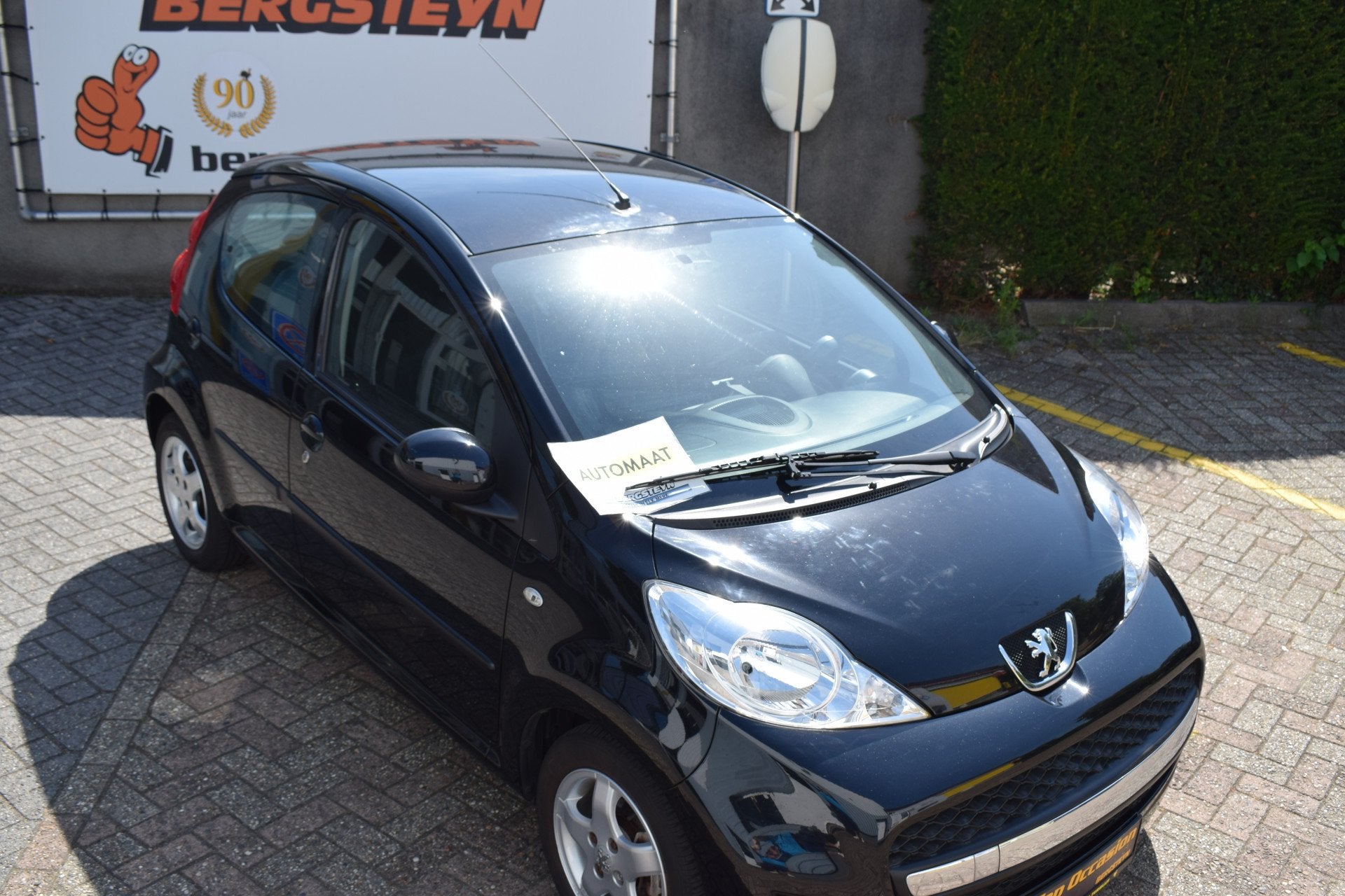 Peugeot 107 AUTOMAAT 1.0-12V XS (bj 2009), Auto's, Stof, Gebruikt, 4 stoelen, Origineel Nederlands