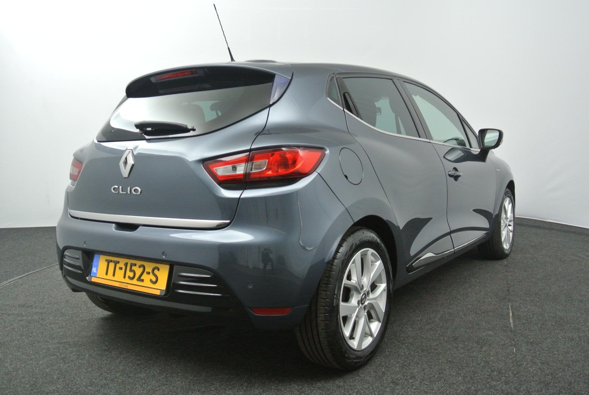Renault Clio TCe 90 Limited | Navigatie | Airco | Parkeersen, Voorwielaandrijving, 898 cc, Stof, Gebruikt