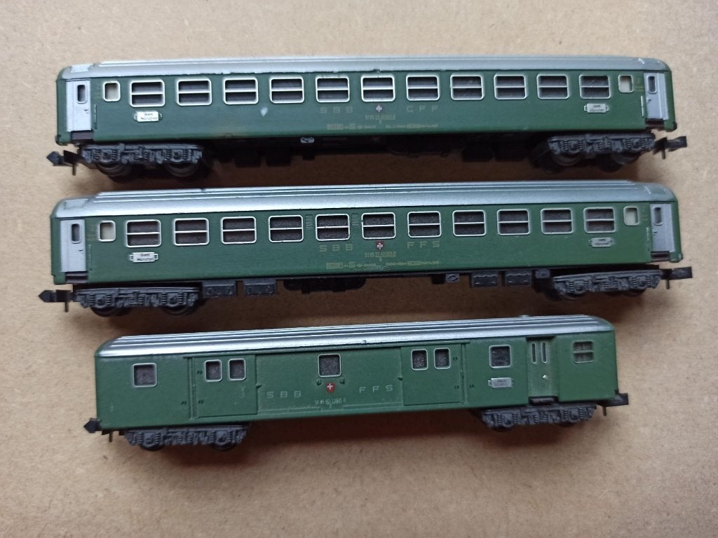 Set van 3 oude SBB wagonnen (N-Schaal), Hobby en Vrije tijd, Modeltreinen | N-Spoor, Overige merken, Gebruikt, Gelijkstroom, Wagon