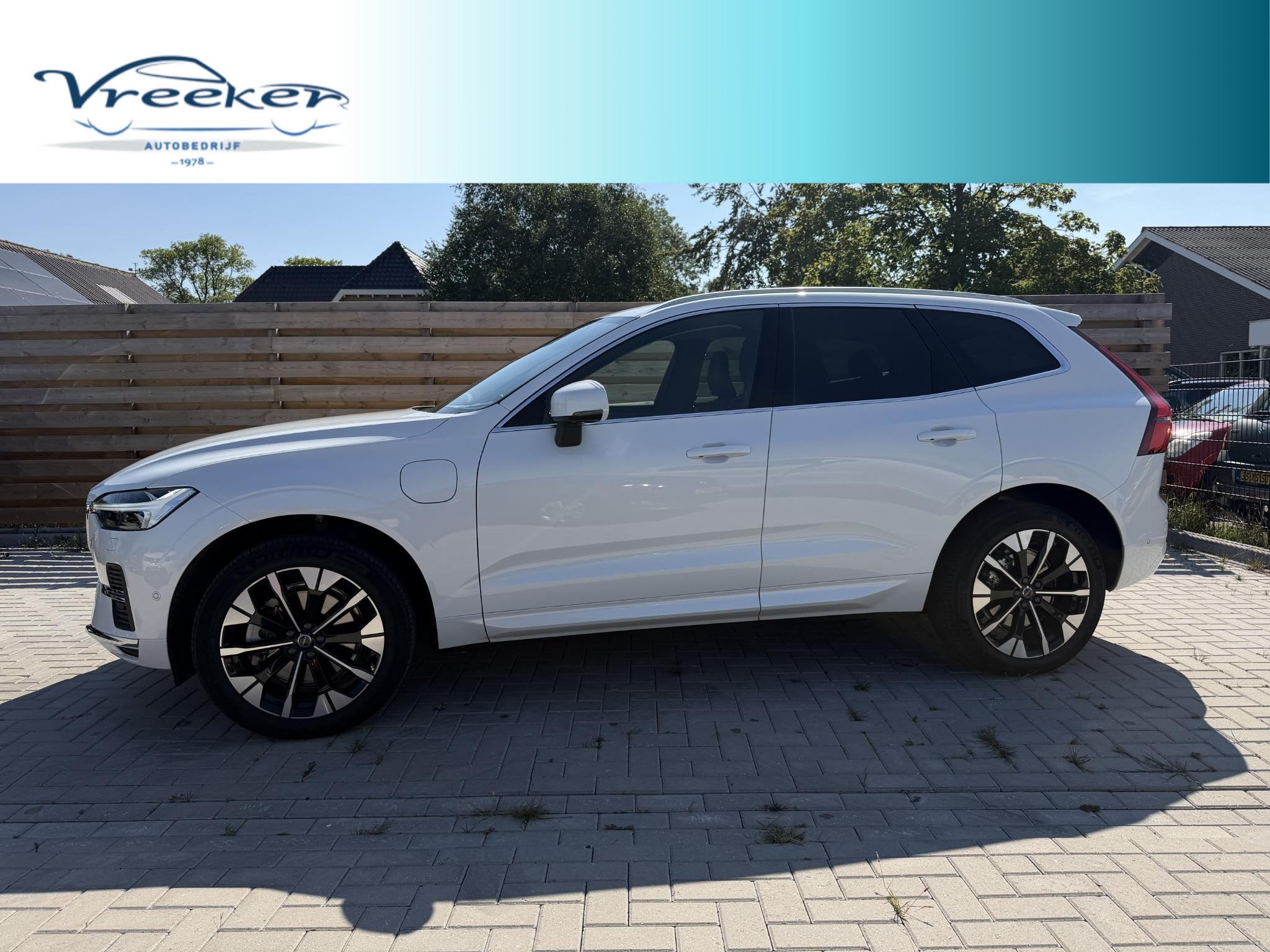 Volvo XC60 2.0 T8 Plug-in hybrid AWD Plus Bright Trekhaak l, Auto's, Volvo, Bedrijf, Te koop, XC60, 360° camera, 4x4, ABS, Achteruitrijcamera