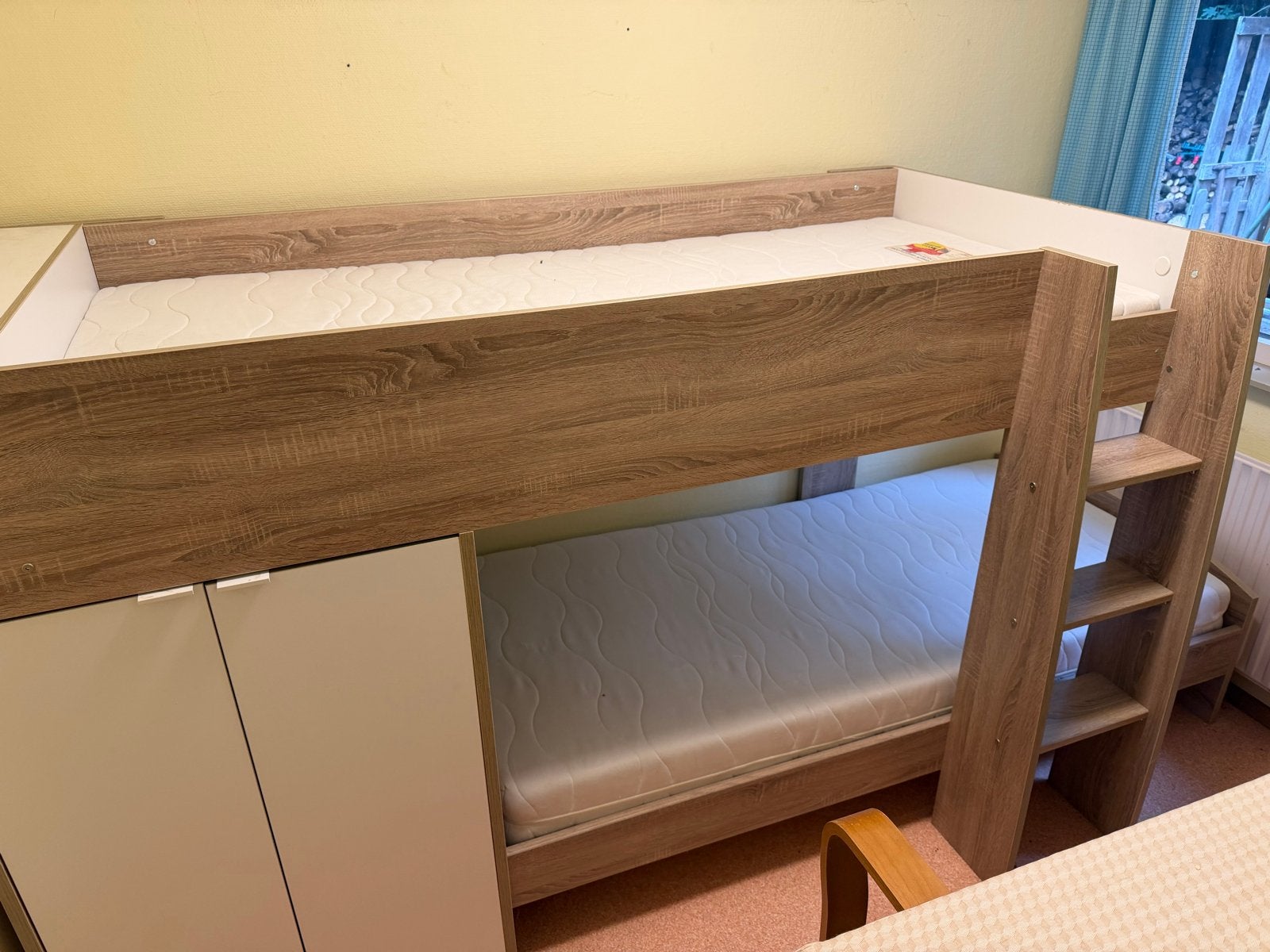Groot stapelbed met kast en planken - 2.80m x 1.15m, Huis en Inrichting, Slaapkamer | Stapelbedden en Hoogslapers, Ophalen, Gebruikt