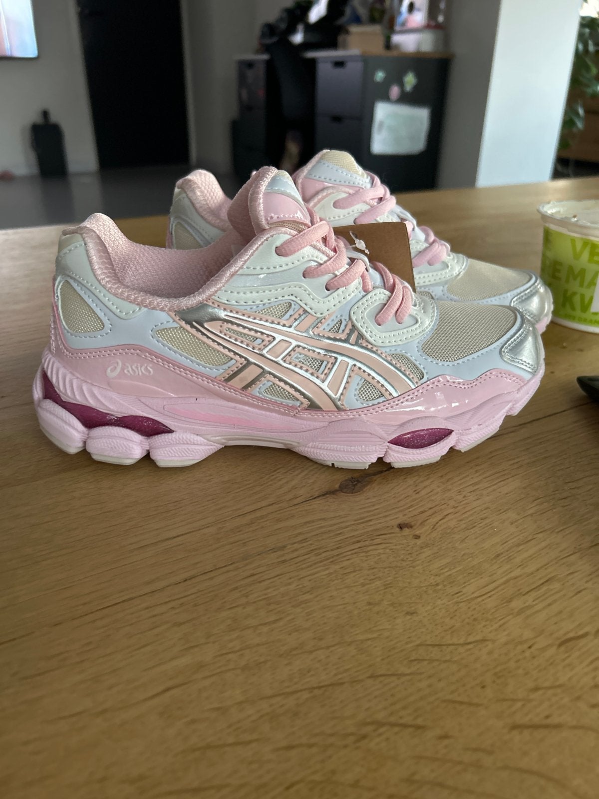ASICS Gel-Nyc Roze Sneakers - Maat 39, Kleding | Dames, Schoenen, Ophalen of Verzenden, Nieuw, Roze, Sneakers of Gympen