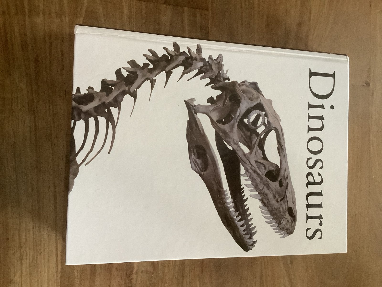 Dinosaurs: Een uitgebreide gids over prehistorische dieren, Boeken, Ophalen of Verzenden, Zo goed als nieuw, Overige onderwerpen
