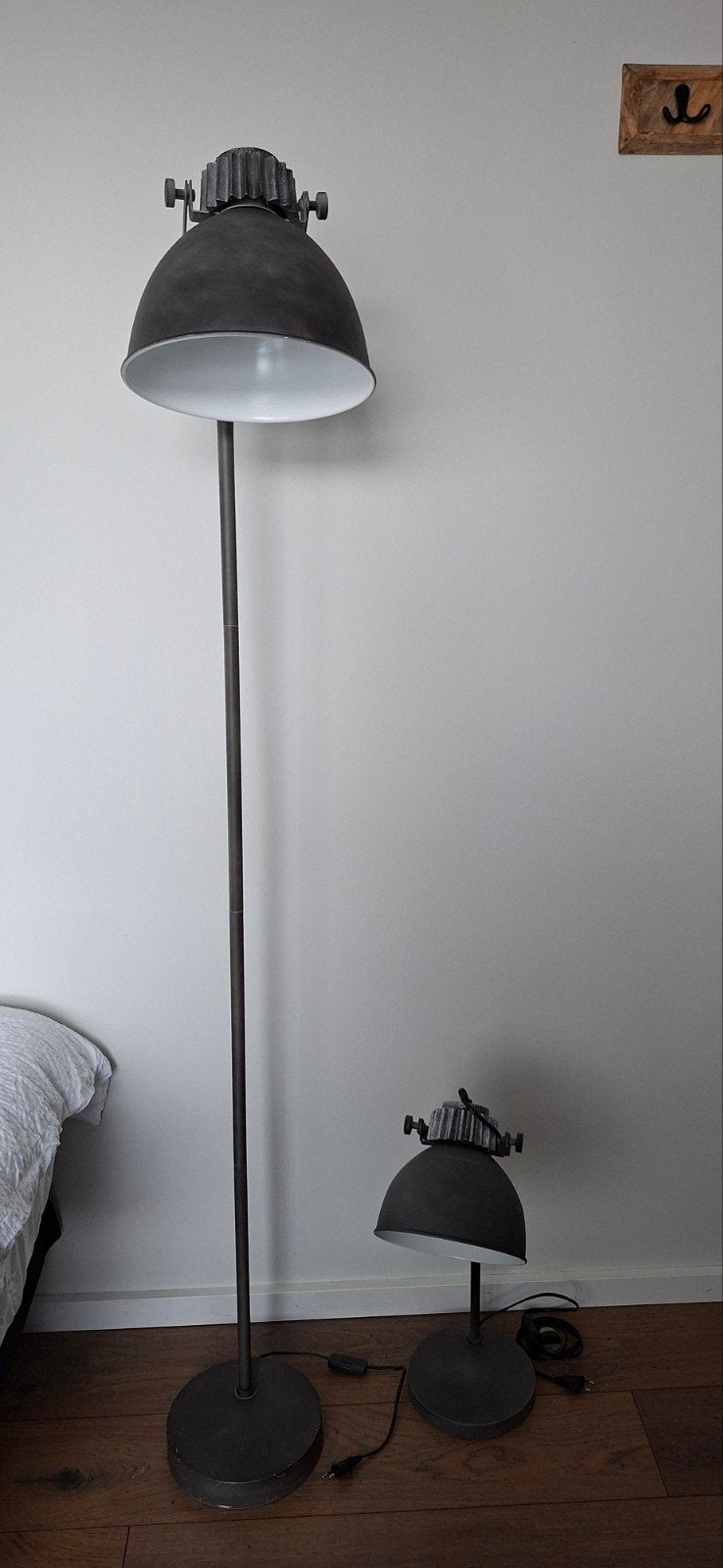 Set van 2 industriële lampen: vloerlamp en tafellamp, Ophalen, Gebruikt, E27 (groot), Metaal