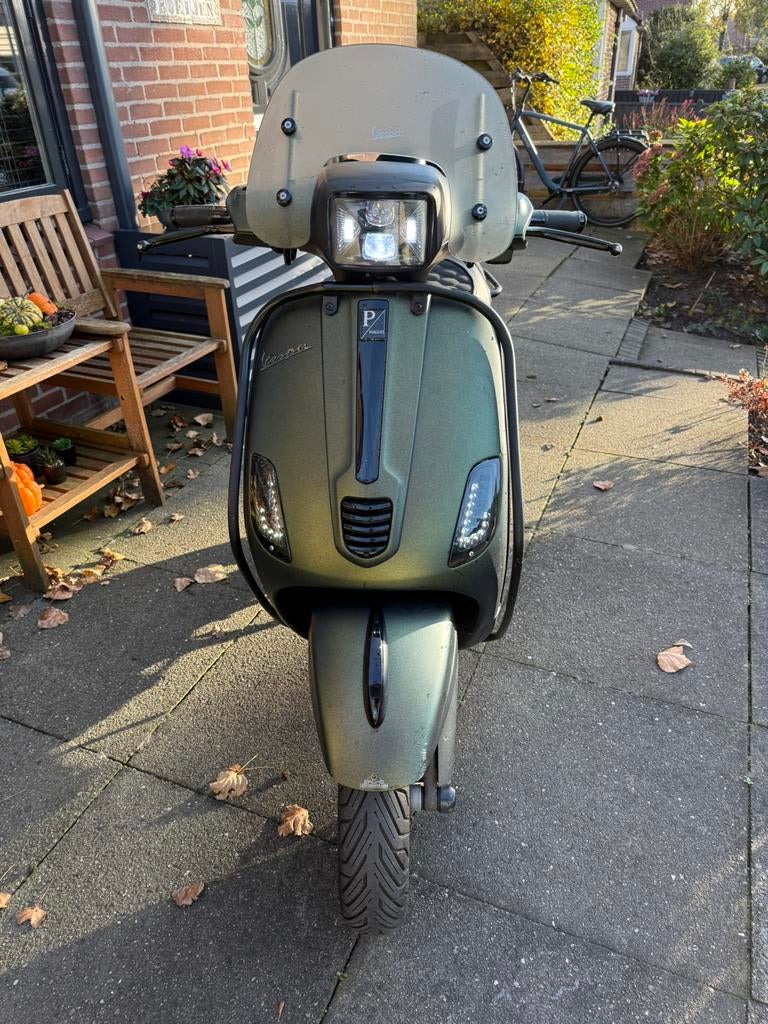 Vespa S50 4T 4V majestic green 50cc, Fietsen en Brommers, Scooters | Vespa, Ophalen, Zo goed als nieuw, Benzine