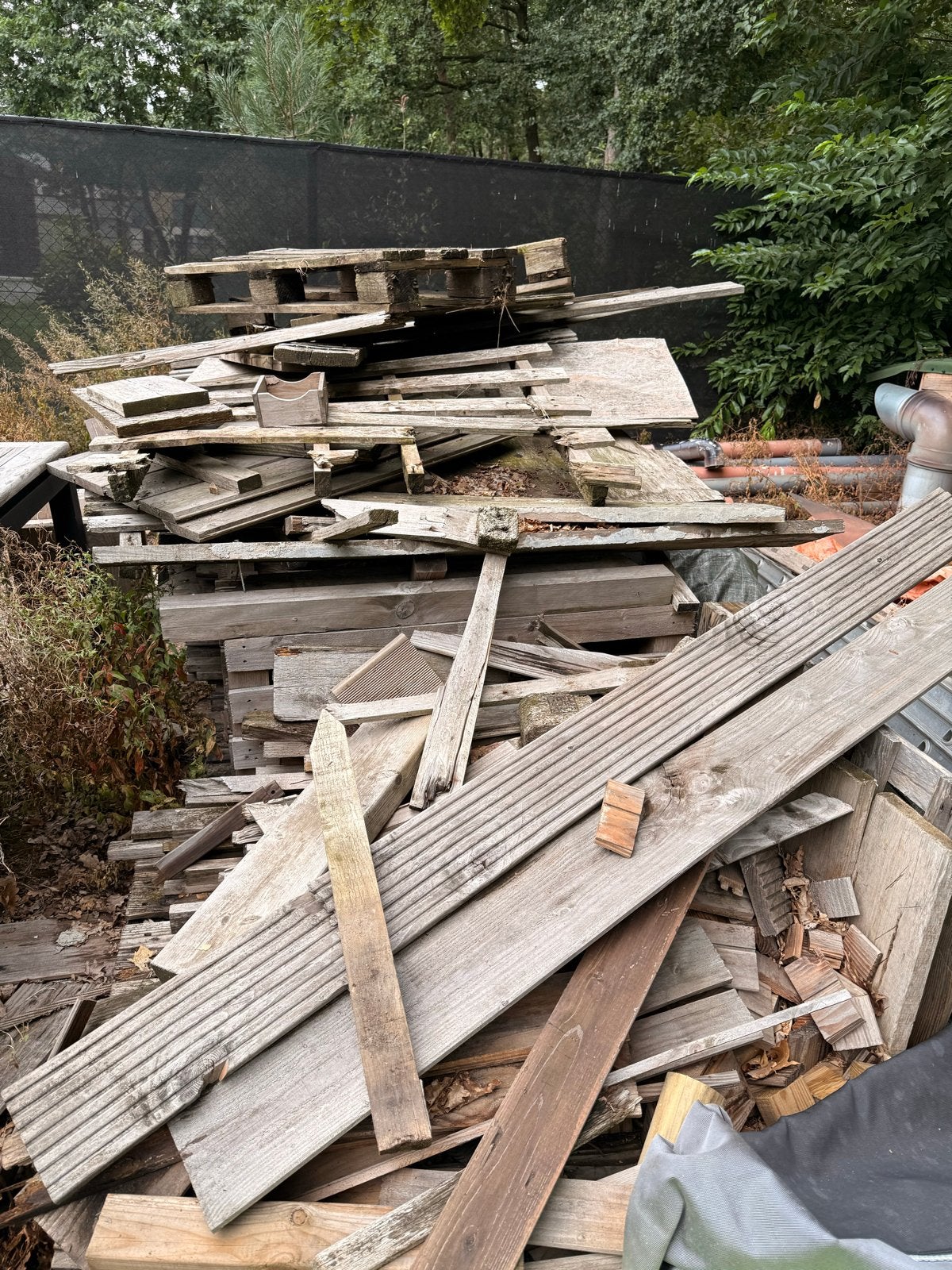 Diverse partij gebruikt hout: planken, balken, pallets, Doe-het-zelf en Verbouw, Hout en Planken, Ophalen, Gebruikt, Overige typen