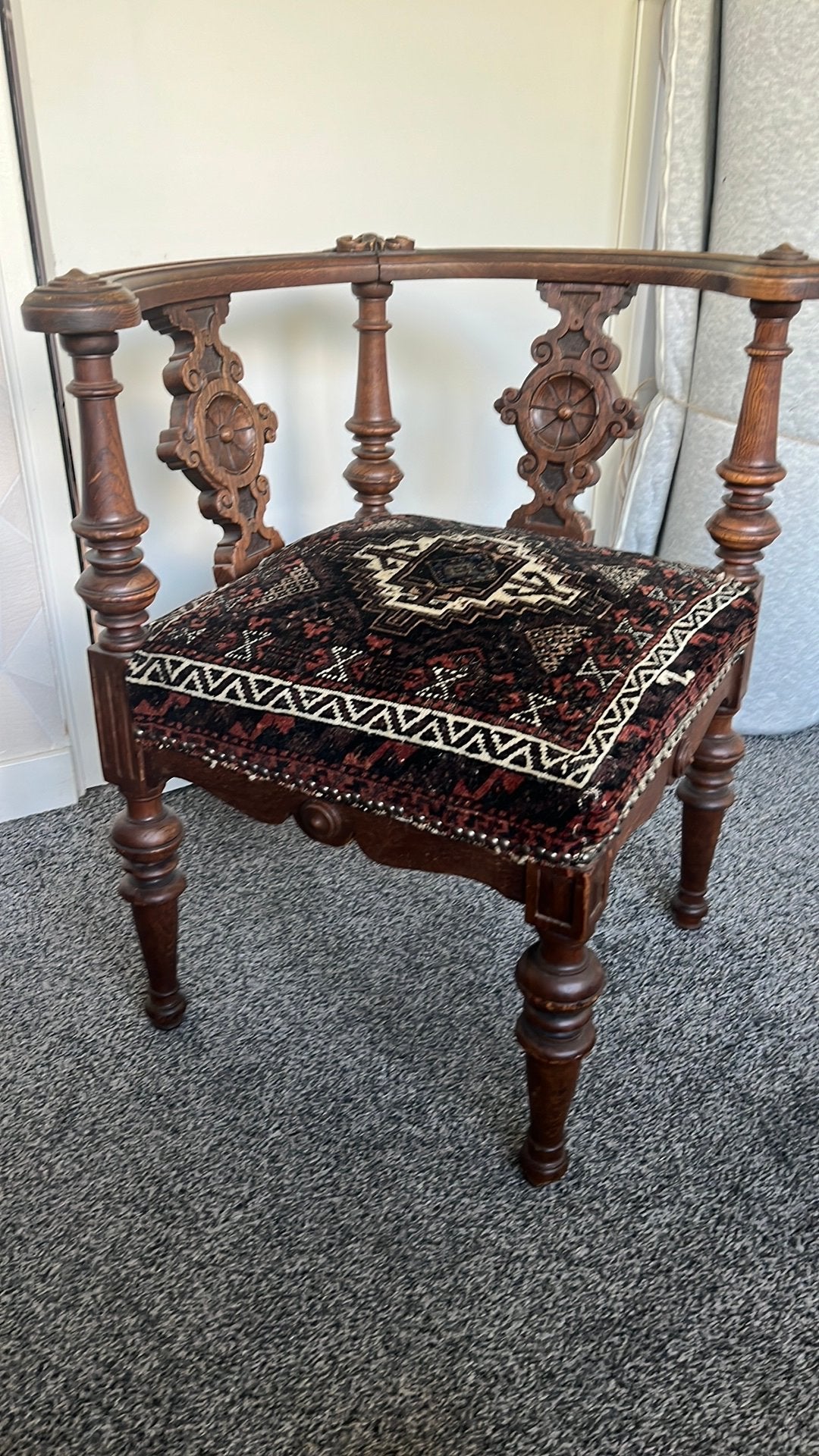 Antieke stoel, Ophalen