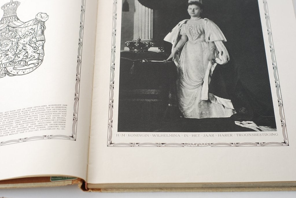 De Gouden Kroon - Antiek gedenkboek Koningin Wilhelmina 1948, Verzamelen, Koninklijk Huis en Royalty, Verzenden, Onbekend, Zo goed als nieuw