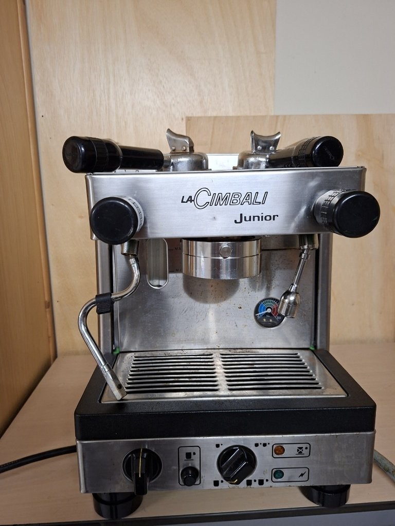 Cimbali Junior D/1, 10 kopjes of meer, Koffiemachine, Koffiebonen, Niet werkend