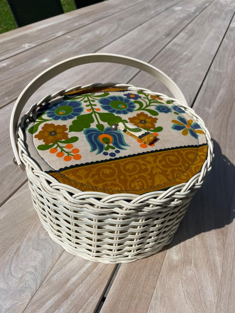 Vintage naaidoos, Ophalen of Verzenden, Gebruikt, Rond, Riet