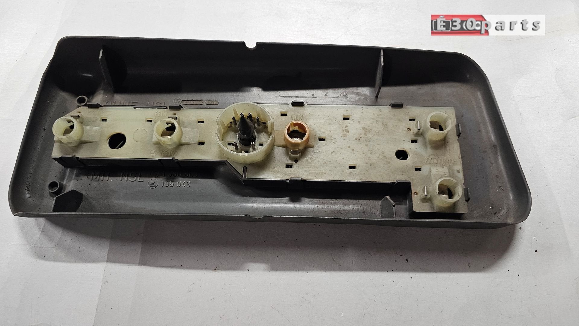 Achterlicht kap fitting links BMW 3 serie E30 63211380863 13, Gebruikt, -, Ophalen of Verzenden, -