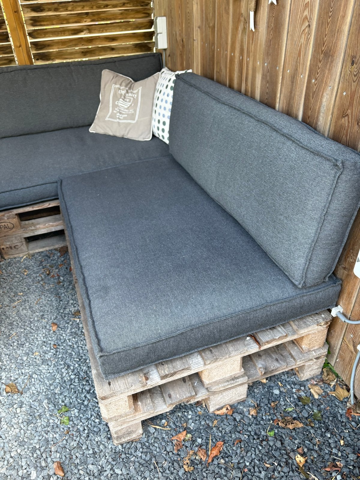 Comfortabele pallet loungebank met kussens, Ophalen, 250 tot 300 cm, Gebruikt, Hoekbank