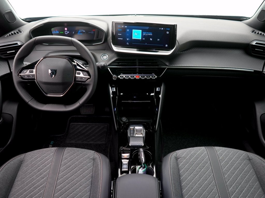 Peugeot e-2008 EV Allure 54 kWh - Private lease 549 pm, Auto's, Dealer onderhouden, 0 cilinders, Gebruikt, Zwart