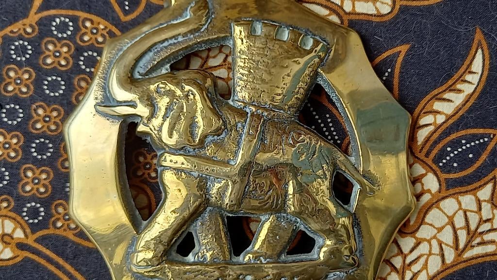Grote antieke olifant en kasteel klepperman uit Engeland., Antiek en Kunst, Antiek | Koper en Brons, Ophalen of Verzenden, Koper