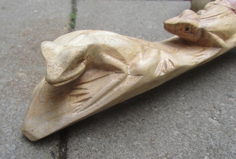 OPRUIMING - KIKKERS - UIT HOUT GESNEDEN NU VOOR 14,50, Ophalen of Verzenden, Nieuw, Beeldje of Figuurtje