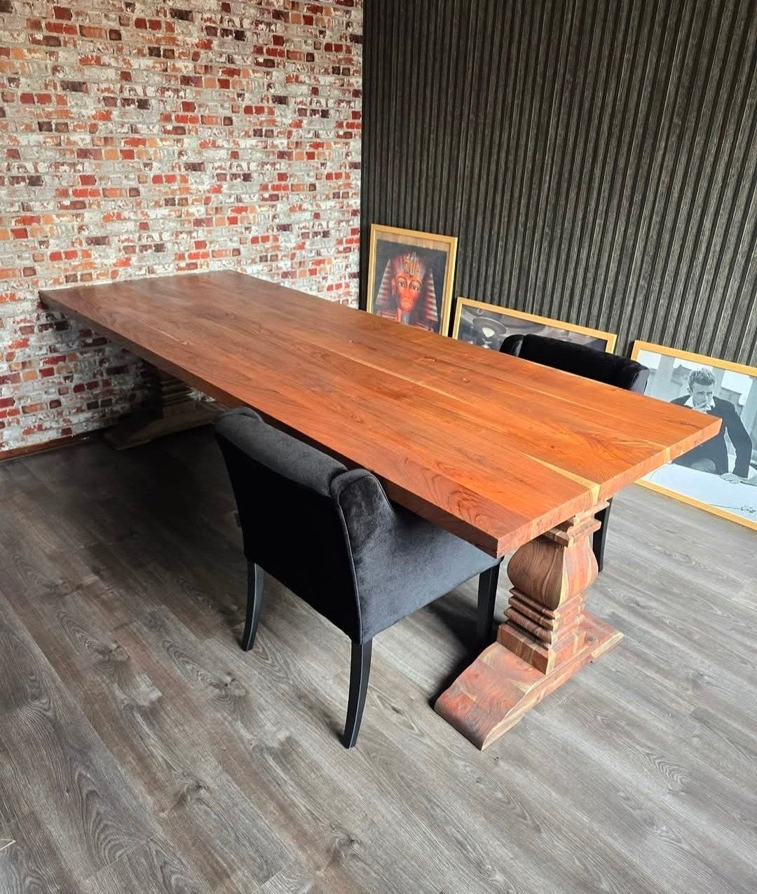 Massieve houten eettafel met unieke voet, Huis en Inrichting, Ophalen, 100 tot 150 cm, 200 cm of meer, Zo goed als nieuw