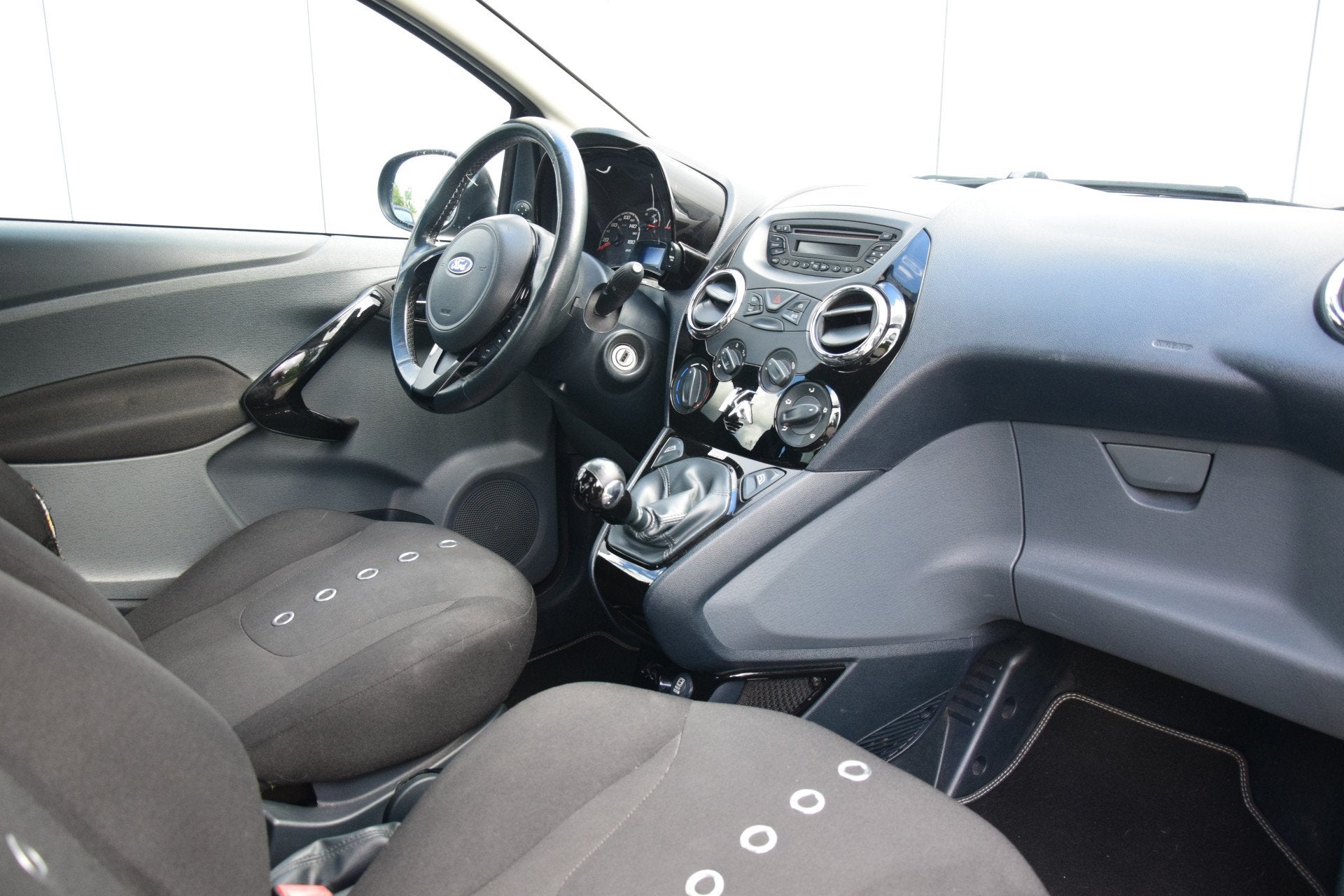 Ford Ka 1.2 Metal start/stop Airco Priv/Glass Lmv (bj 2012), Auto's, Voorwielaandrijving, Euro 5, Stof, Gebruikt