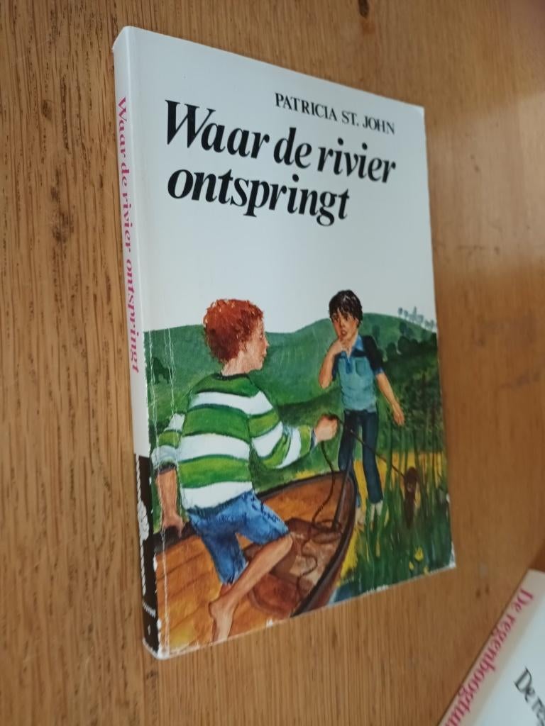 St. John, Patricia - Waar de rivier ontspringt, Boeken, Ophalen of Verzenden, Gelezen, St. John, Patricia, Fictie