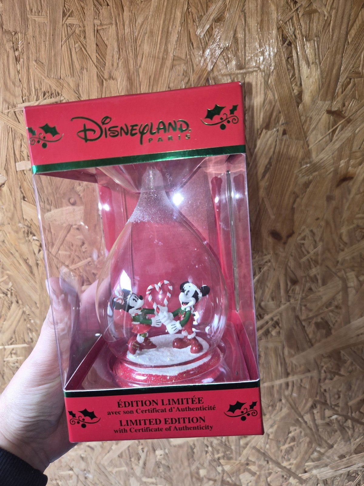 Disney Kerstbal Limited Edition Mickey & Minnie, Ophalen of Verzenden, Mickey Mouse, Nieuw, Overige typen